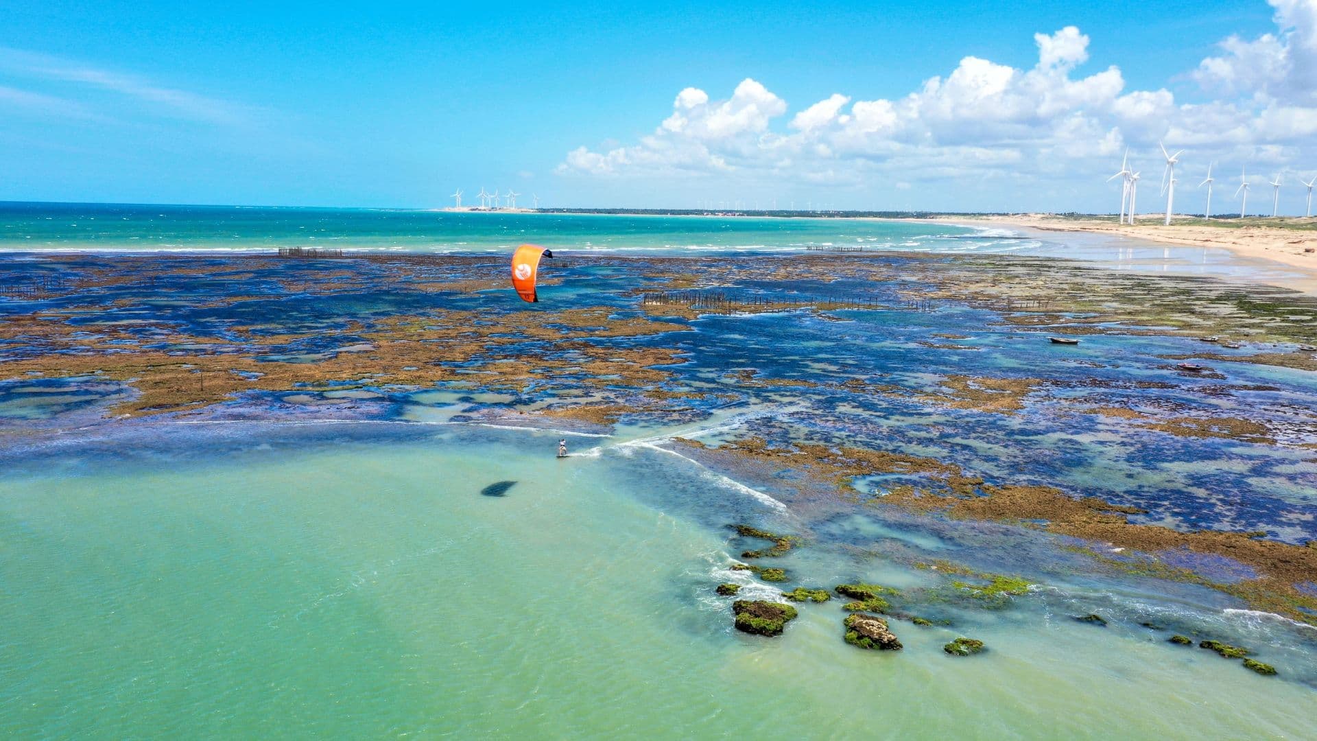 Relaxar nas piscinas naturais em Moitas